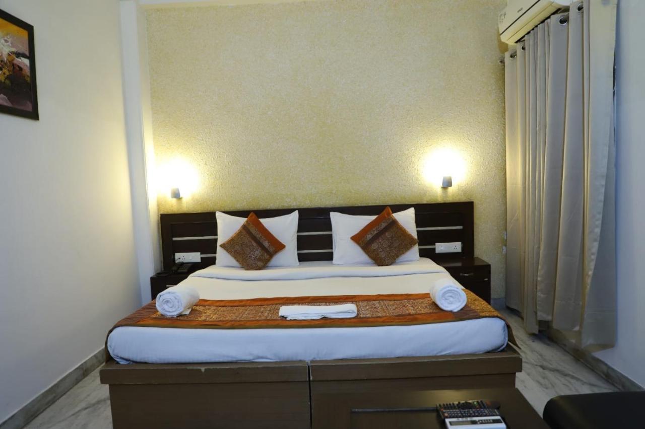 Hotel Tara Palace By Goyal Hoteliers Agra  Exterior photo