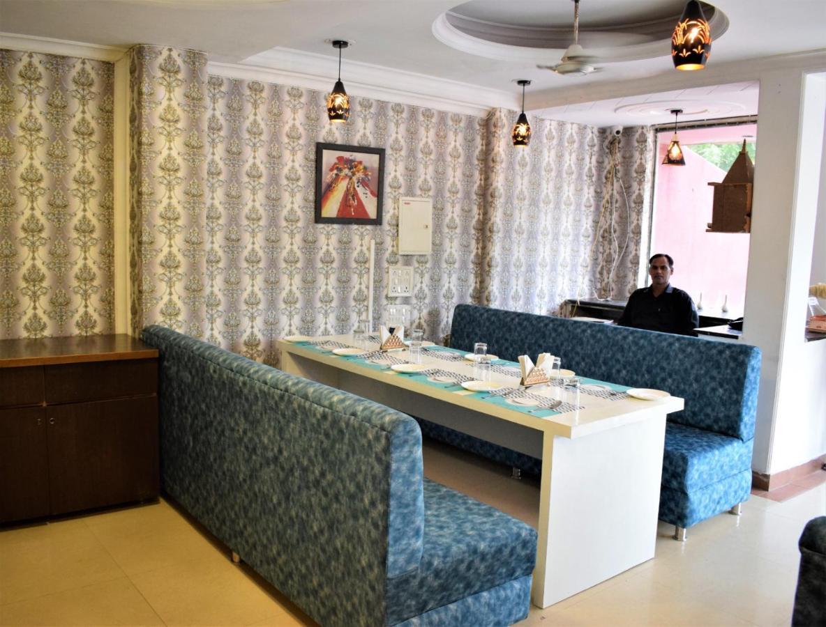 Hotel Tara Palace By Goyal Hoteliers Agra  Exterior photo