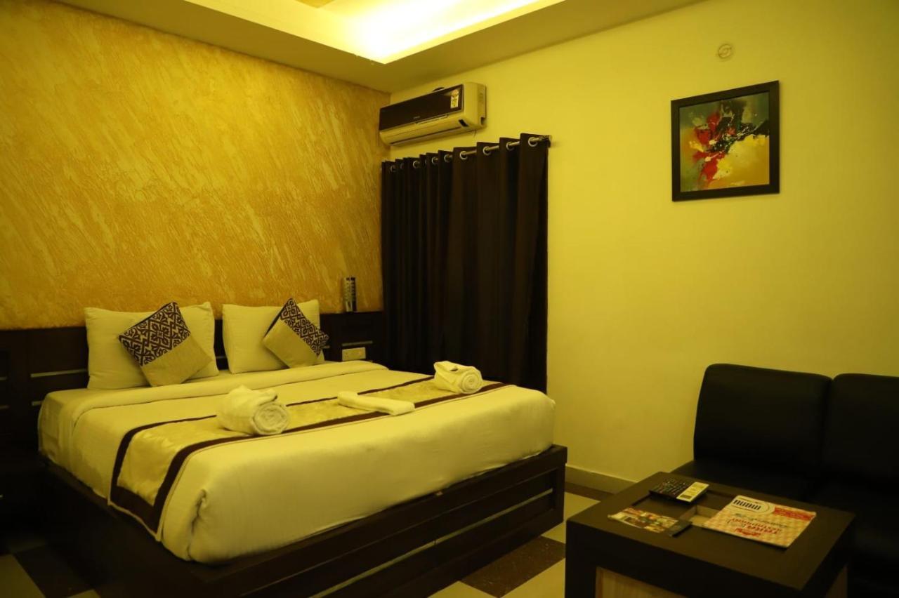 Hotel Tara Palace By Goyal Hoteliers Agra  Exterior photo